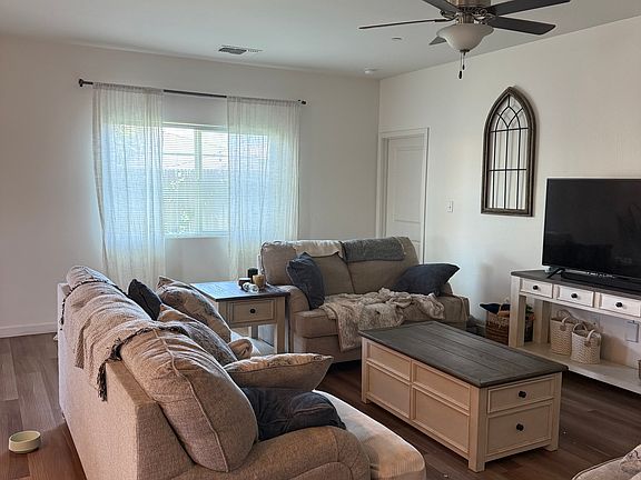 5th image of 2703 Tara Leigh Dr