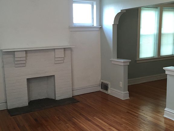 3rd image of 1050 Forest Ave #A