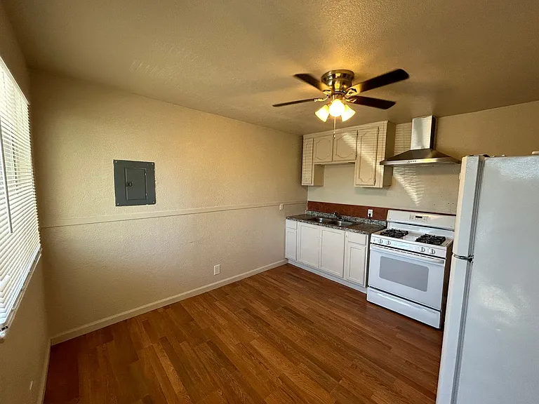 520 Solano St — Photo 1