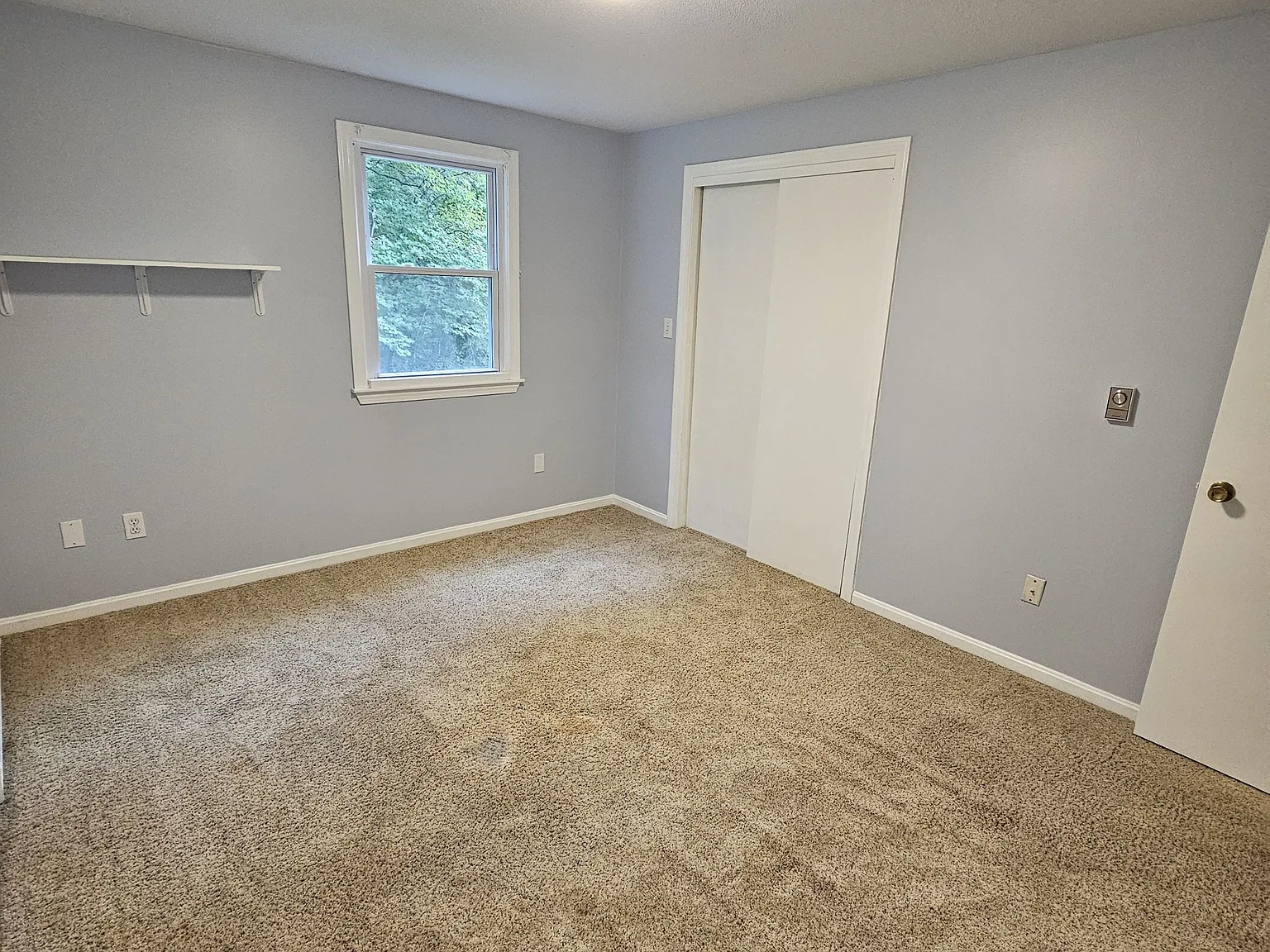 98 Granite St - 0 — Photo 3