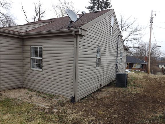 5th image of 205 Bennington Ct