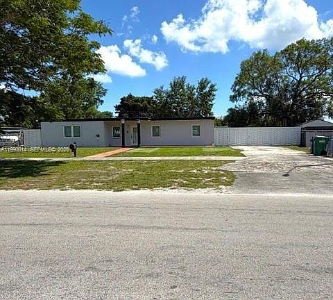 2nd image of 15825 E Bunche Park Dr