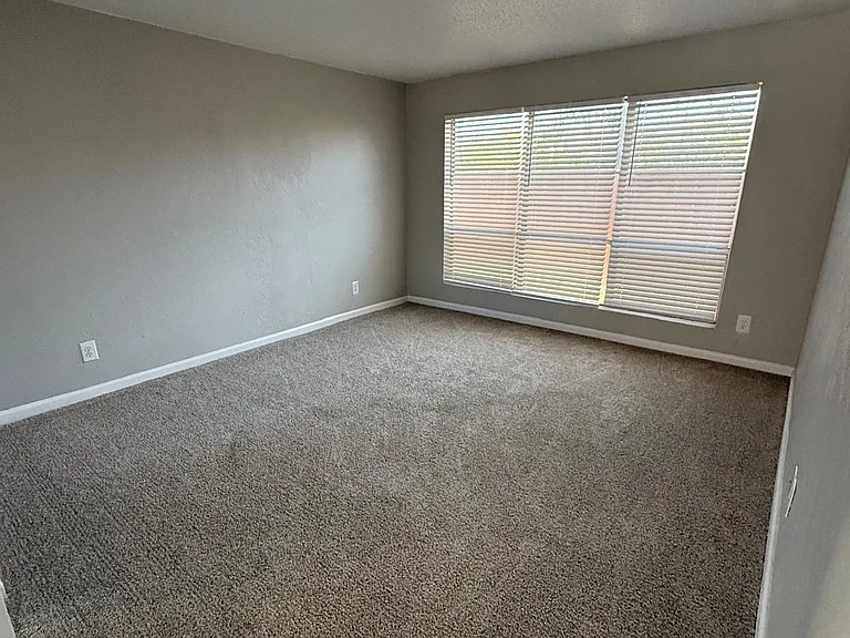 Maxton West Apartment Homes — Photo 69