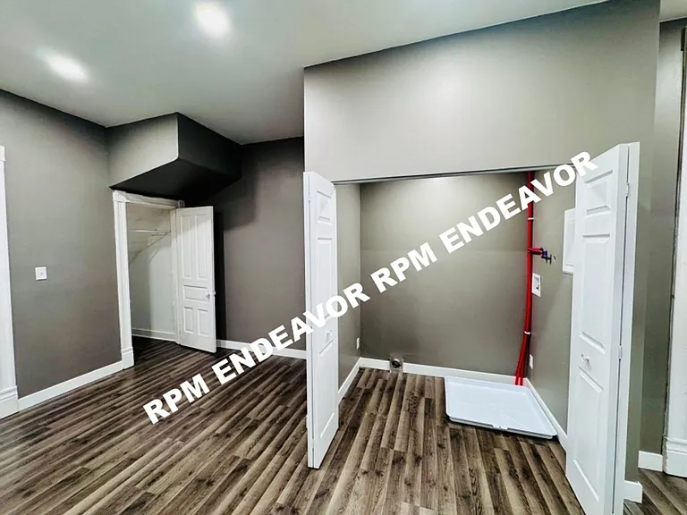 3230 Pulaski St — Photo 10