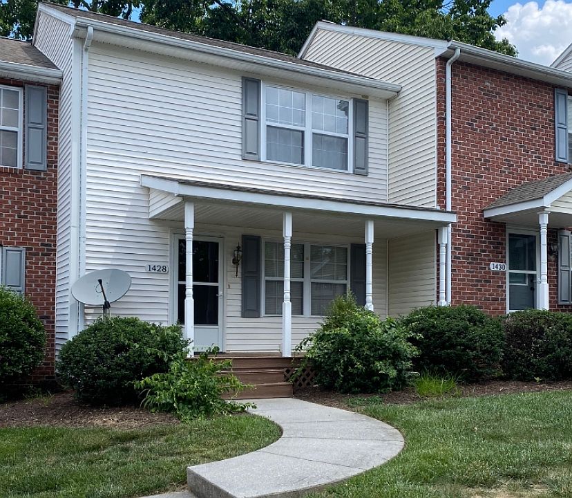 Front of townhome