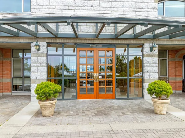 21 Dallas Rd #323, Victoria, BC V8V 4Z9