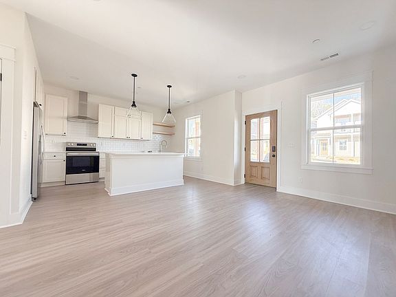 3rd image of 1373 Meridian St