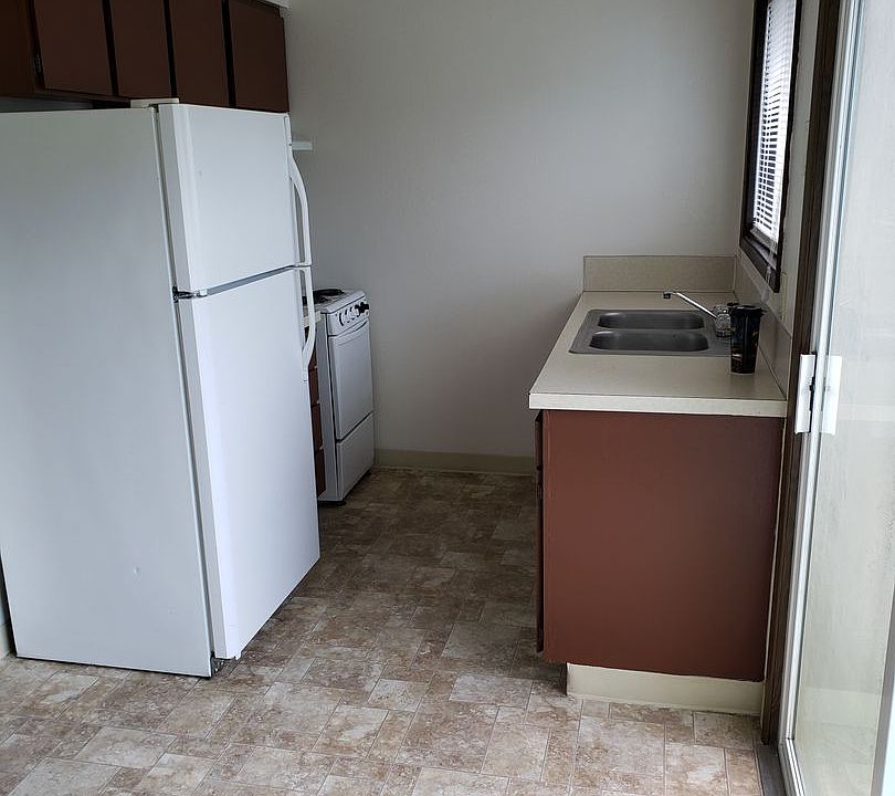 1st image of 1712 E Fourth Plain Blvd APT 16