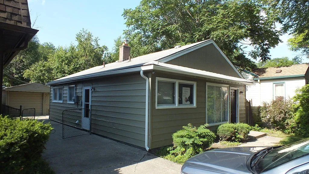 3 bed, 1012 sqft, $1,475 — Photo 1
