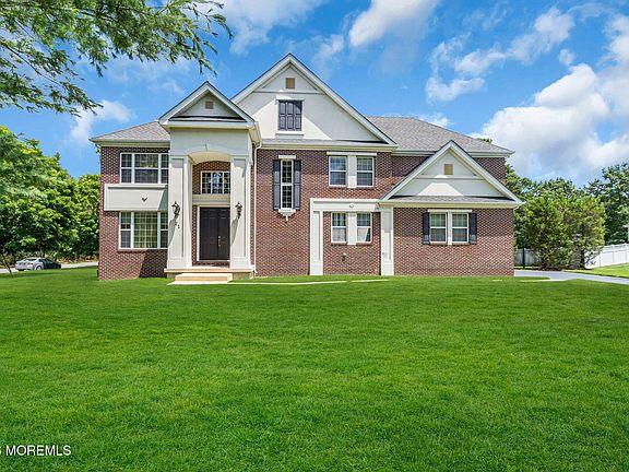 2nd image of 21 Fox Hollow Drive