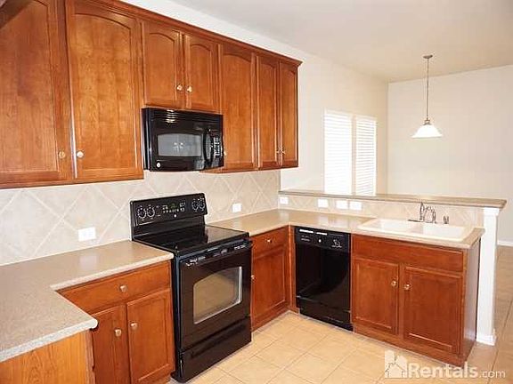 5th image of 410 Bentson Dr