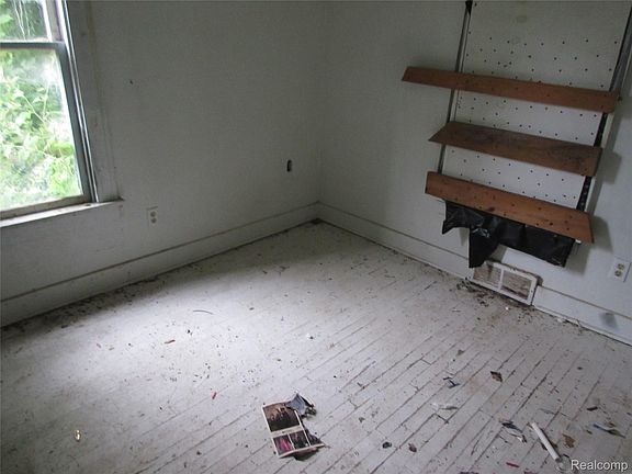 5th image of 3609 Whitney Ave