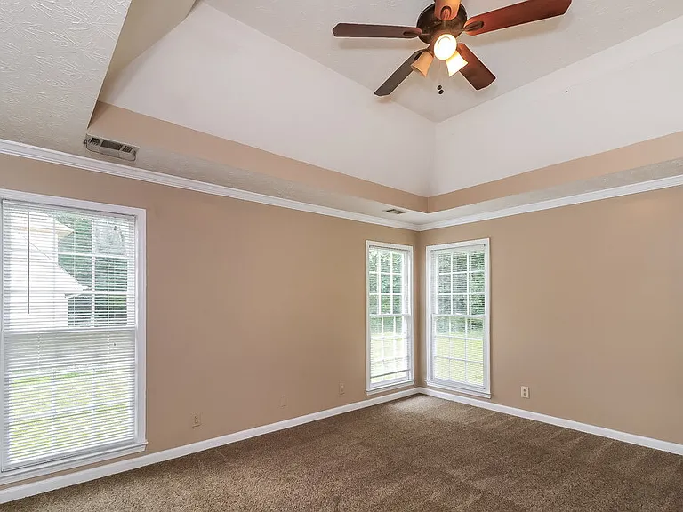 3935 Willowmeade Dr — Photo 18