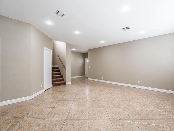 5th image of 2253 Chatfield Dr