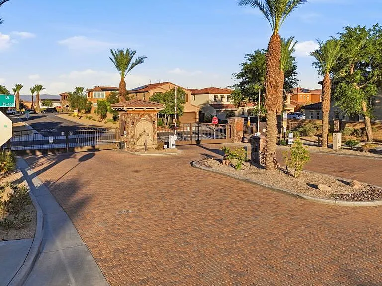 35495 Domani Dr — Photo 33