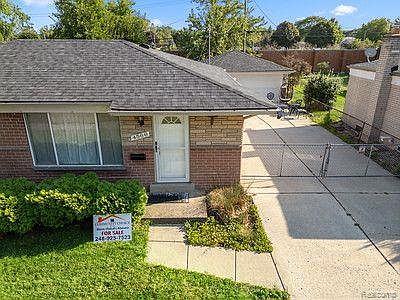 1st image of 4566 Stratford Dr