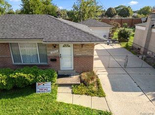 4566 Stratford Dr, Warren, MI 48092