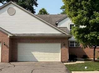 33090 Forest Park Dr, Wayne, MI 48184
