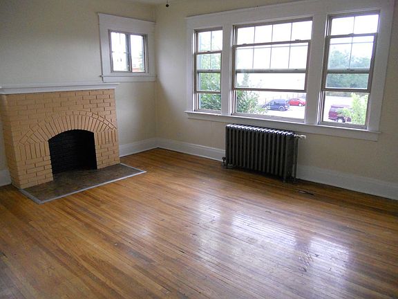 2nd image of 2730 Main St APT 18