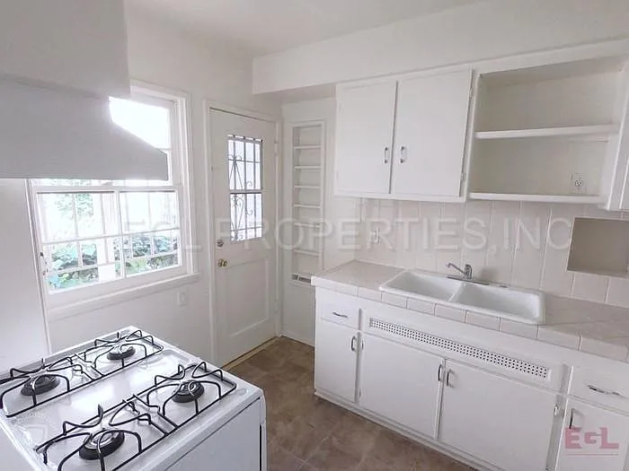 925 S Le Doux Rd #1 — Photo 8