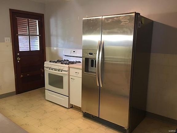 3rd image of 3443-3445 Lawn Ave