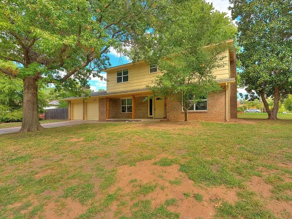 5 bed, 2.5 bath, 2150 sqft, $3,500 — Photo 2