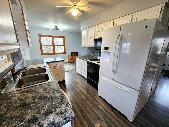 5th image of 302 S Oakwood Blvd