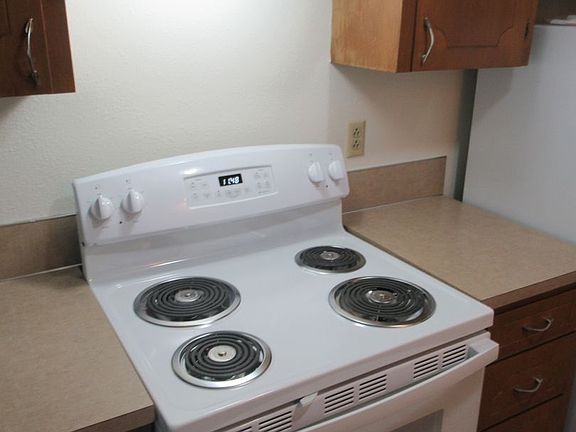 5th image of 1543 Commercial St SE #0