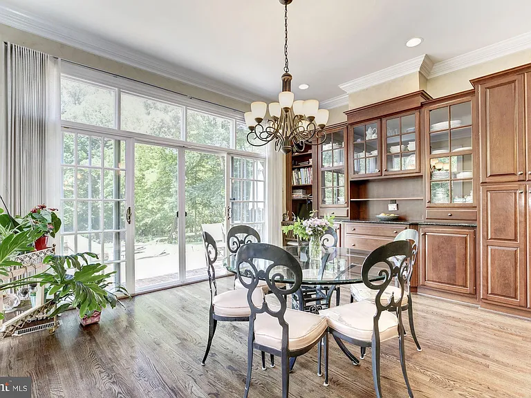 9909 Avenel Farm Dr — Photo 9