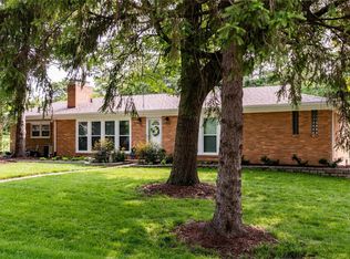 136 Wenneker Dr, Saint Louis, MO 63124