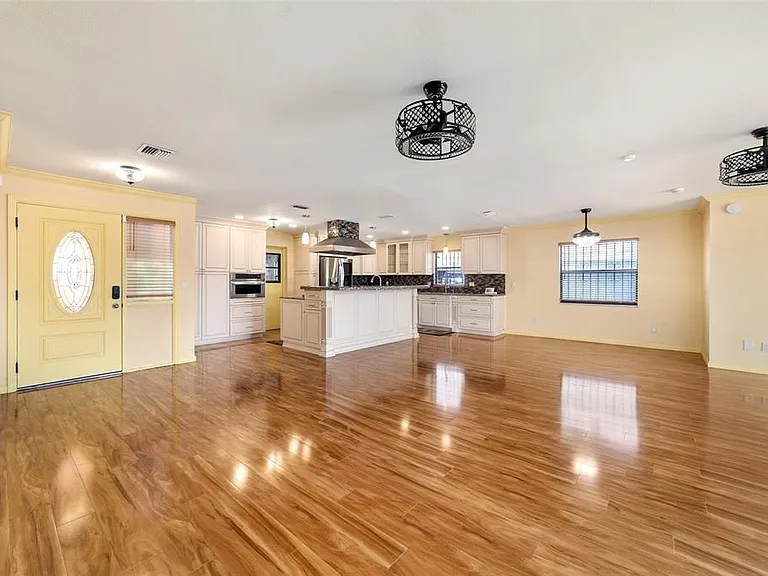 5330 Kings Ct — Photo 10