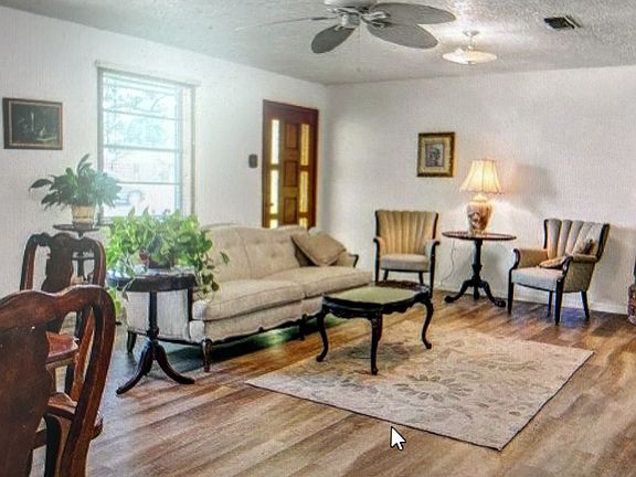 5th image of 6831 Howe St