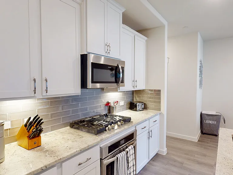 Fiore Dr — Photo 17