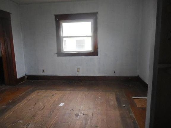 5th image of 540 E Main St