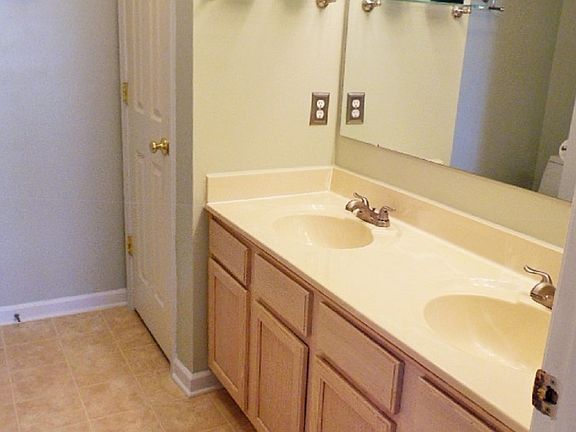 Double Sinks in M. Bath