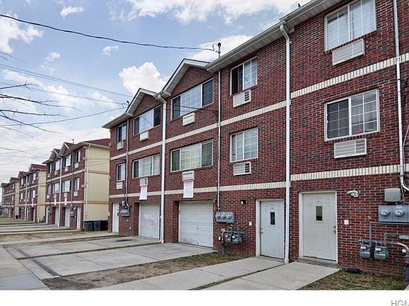 3rd image of 2881 Grace Ave