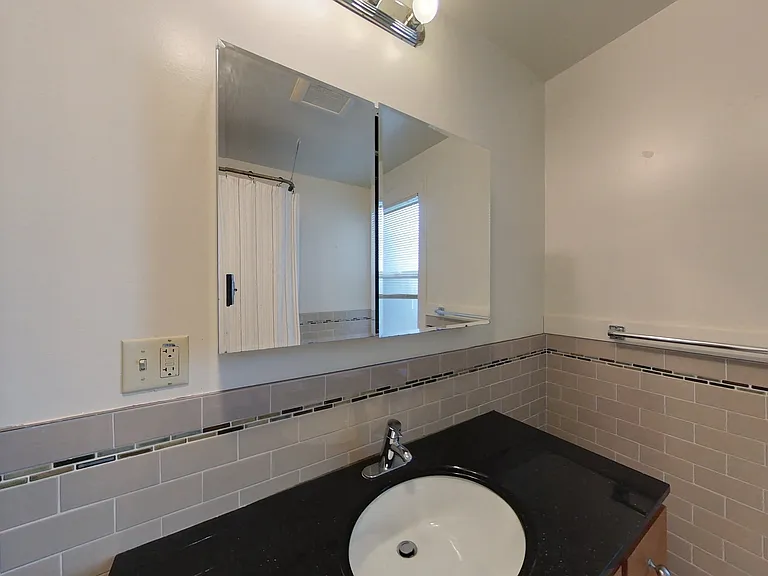 2030 Dwight Way — Photo 26