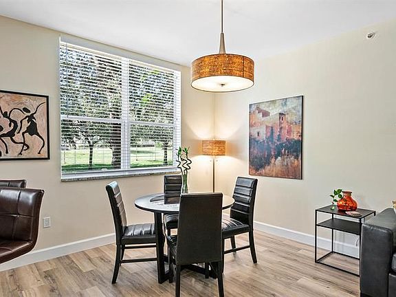 5th image of 630 Sapodilla Ave #111