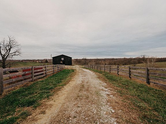2nd image of 3272 Jones Ln