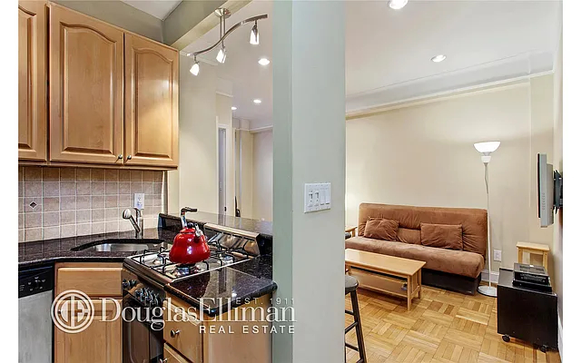 Sold by Douglas Elliman | media 15