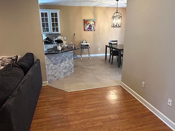 5th image of 399 N Point Dr