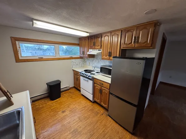 138 Dodge St APT 3, Beverly, MA 01915