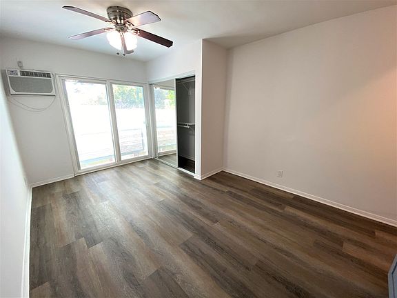 2nd image of 1420 Seward St #1007
