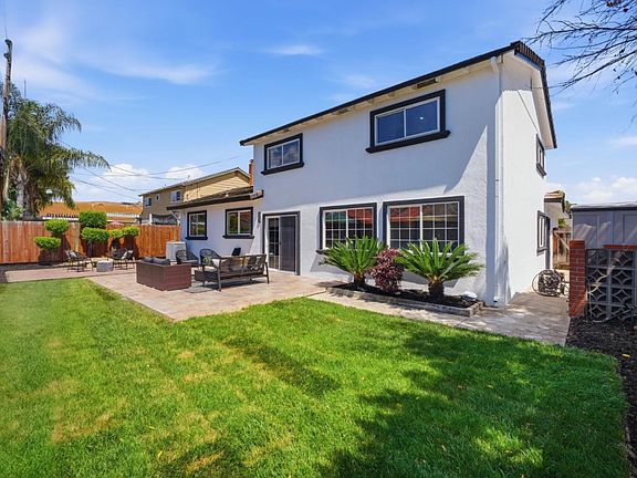 5th image of 2747 Lucena Dr