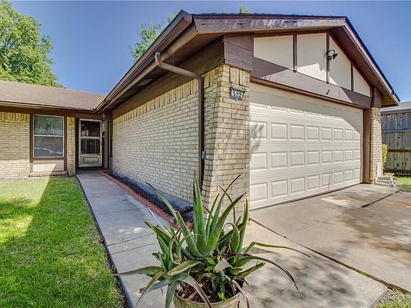 2nd image of 522 Oxford Park