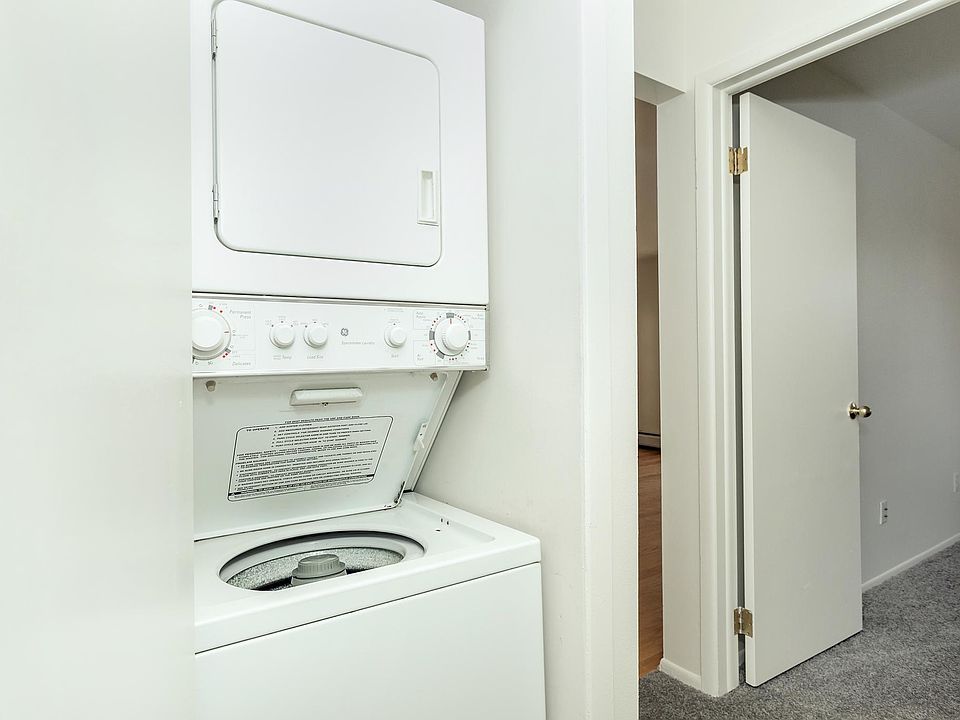 2425 Torquay Ave Apt 204, photo 17