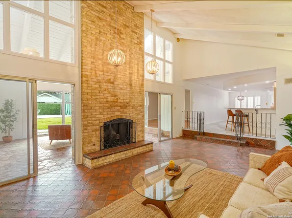 702 FENWICK DR, Windcrest, TX 78239