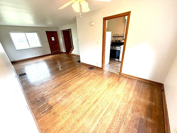 5th image of 1868 Langham Rd