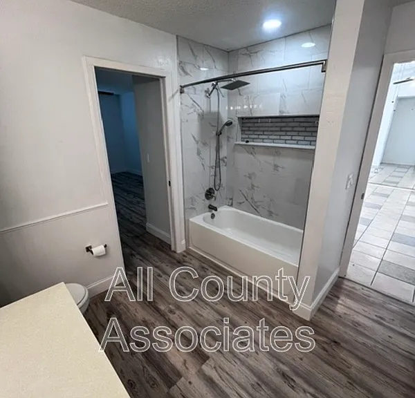 6431 Drexel Dr #8 — Photo 7