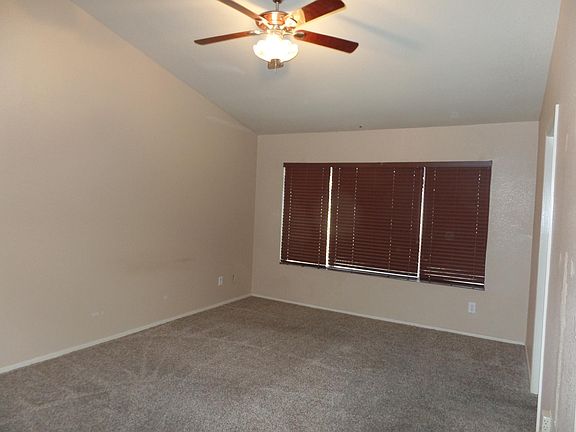 4th image of 221 W Behrend Dr